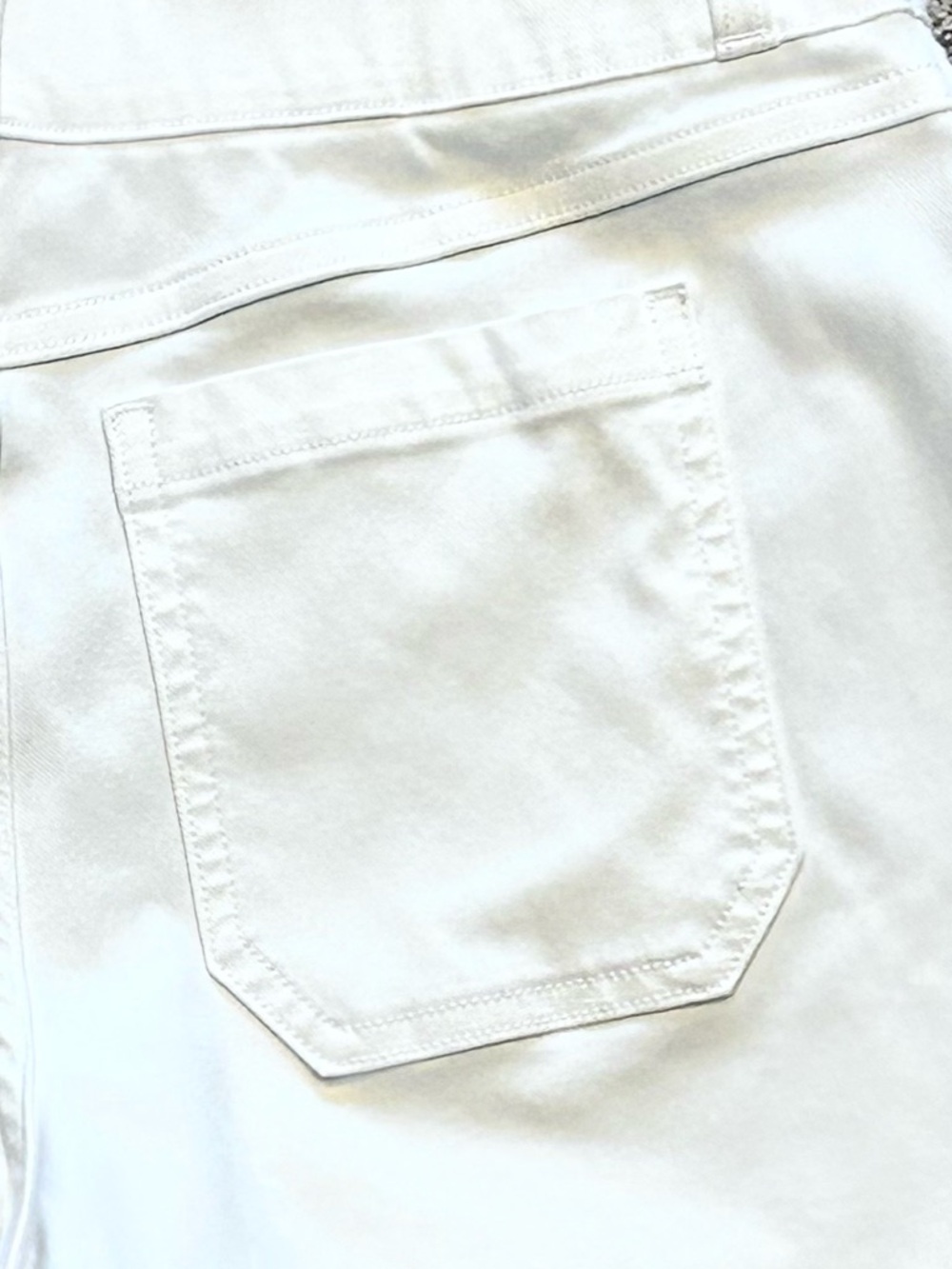 Spanx Shorts Stretch Twill White Pull On Hidden Shaping Slimming Women’s M - Picture 9 of 16